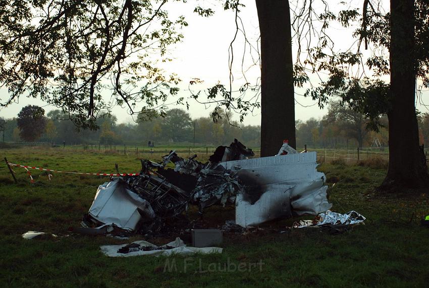 Kleinflugzeug abgestuerzt Sankt Augustin Meindorf P316.JPG